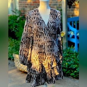 1.State NWT Sultry Snakeskin Print Ruffled Long Sleeve Wrap Dress